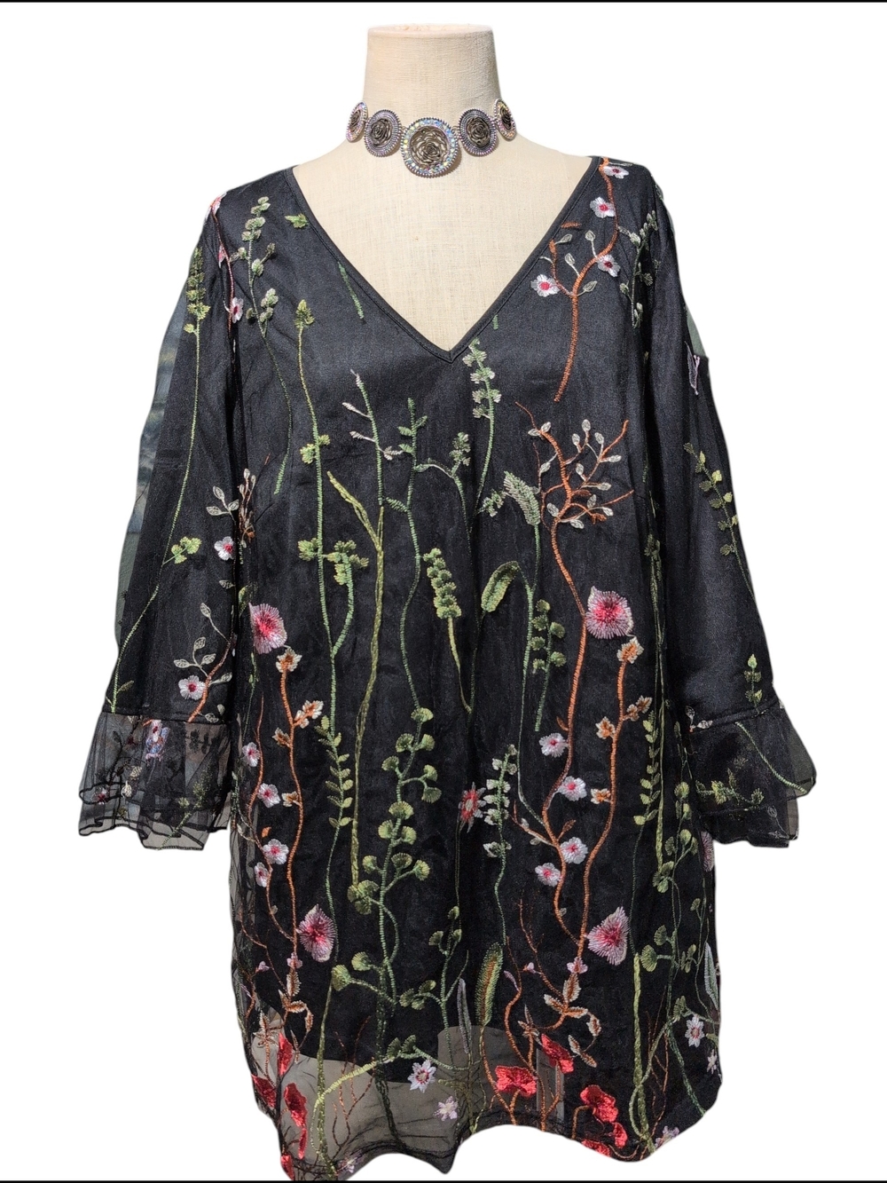 Nwt BloomChic Black V-Neck Tunic with Multicolor Floral Embroidery Sheer 22 24 - Picture 2 of 13